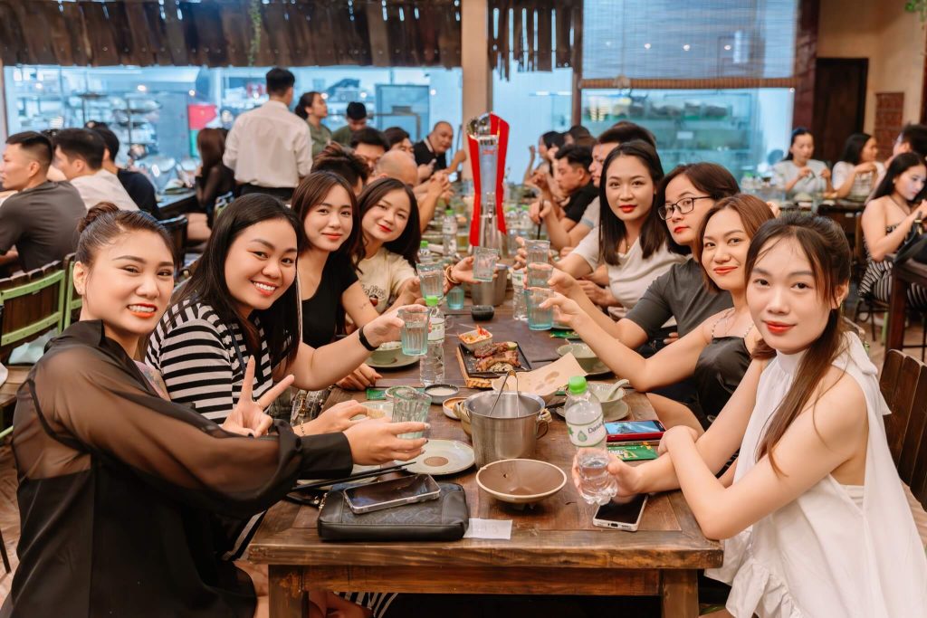tuyển nhân viên bất động sản hải phòng- mừng 20-10 tại DHP land